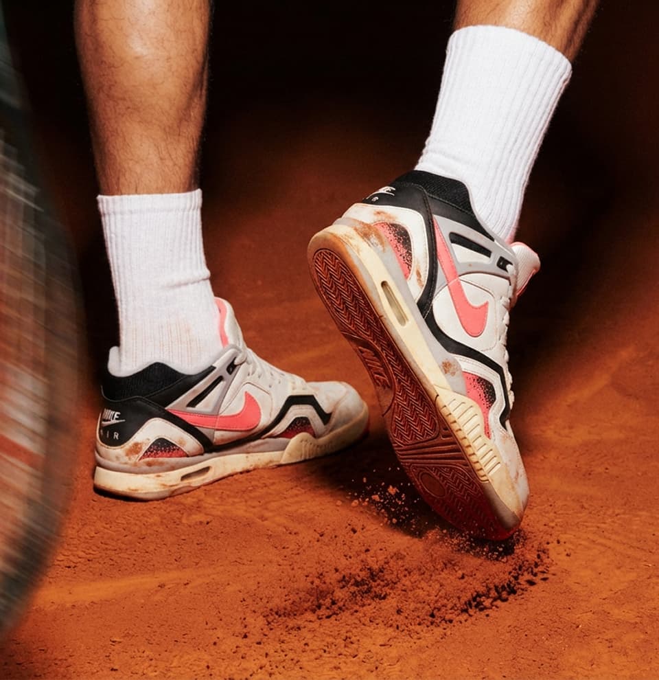 Las zapatillas de Agassi escondían la mugre en sus gráficos de lava