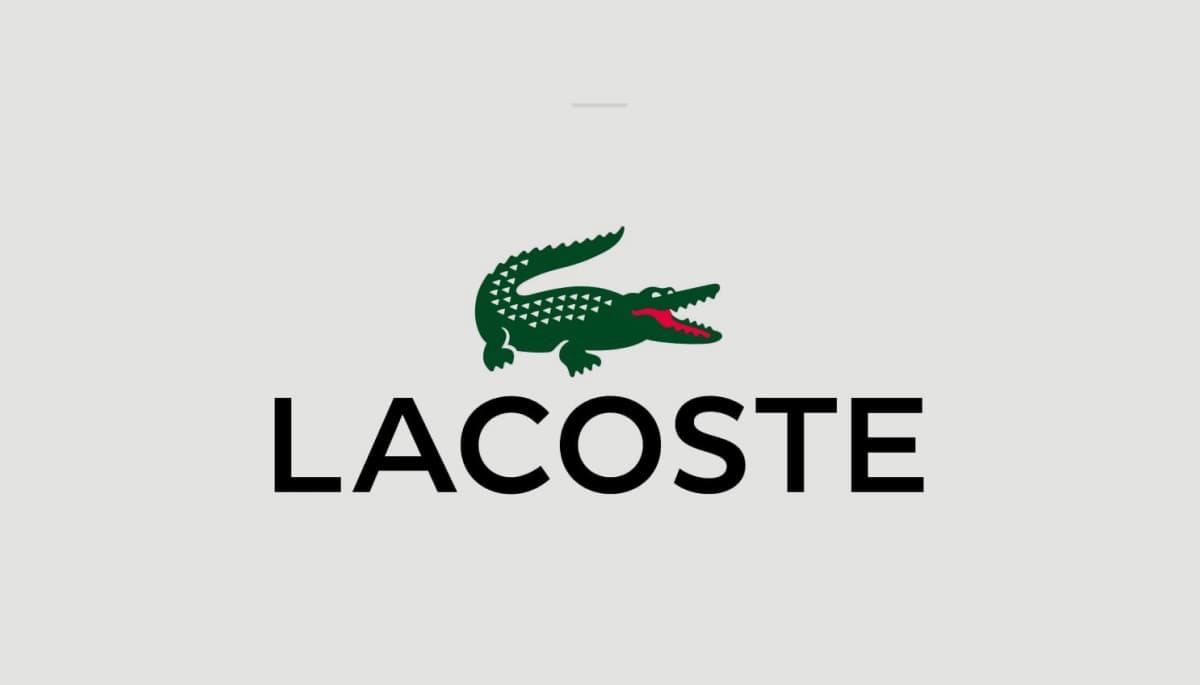 Logo de Lacoste de 2011: cocodrilo verde estilizado sobre la palabra LACOSTE